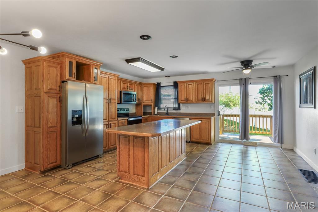 Homes for sale in Fredericktown, MO | 16 Hillcrest Dr, Fredericktown, MO 63645 | MLS# MIS26038168