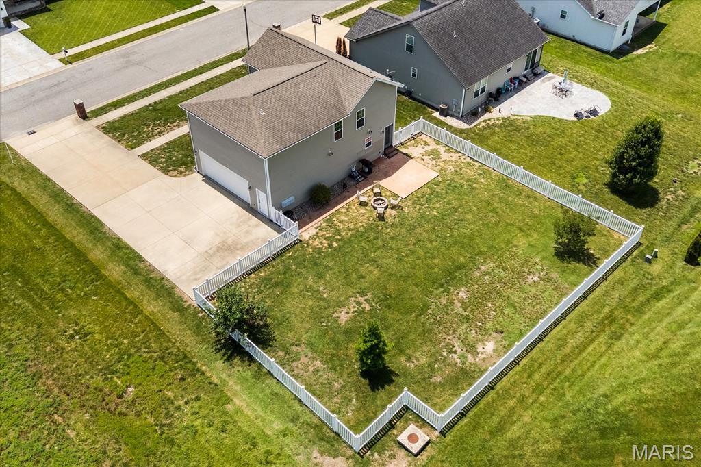 4th image of 10009 Patriot Dr, Breese, IL 62230 | MLS# MIS26038177