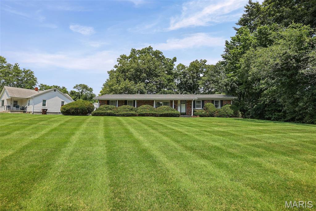 Homes for sale in East Alton, IL | 794 Birch St, East Alton, IL 62024 | MLS# MIS26038378