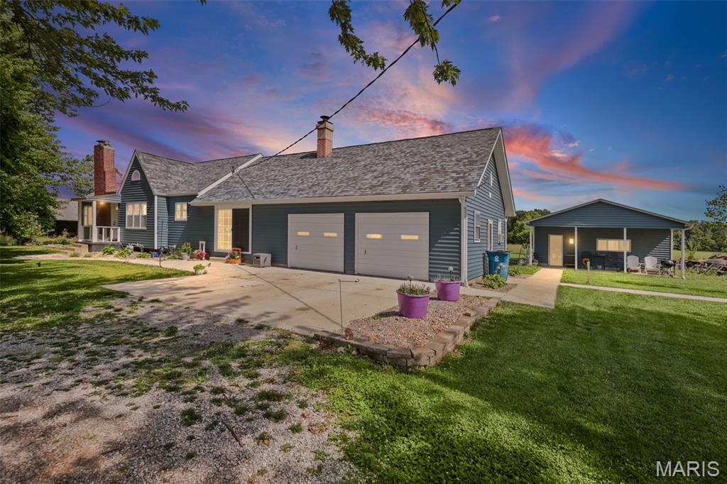 Homes for sale in Dubois, IL | 23035 Dubois Blacktop Rd, Dubois, IL 62831 | MLS# MIS26038396