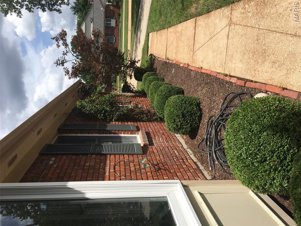 2nd image of 330 Morristown Ct, Chesterfield, MO 63017 | MLS# MIS26038642