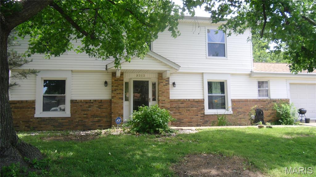 Homes for sale in Belleville, IL | 3212 West Blvd, Belleville, IL 62221 | MLS# MIS26038717