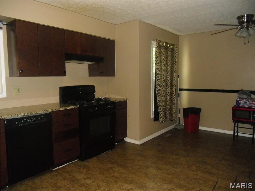 Homes for sale in Belleville, IL | 3212 West Blvd, Belleville, IL 62221 | MLS# MIS26038717