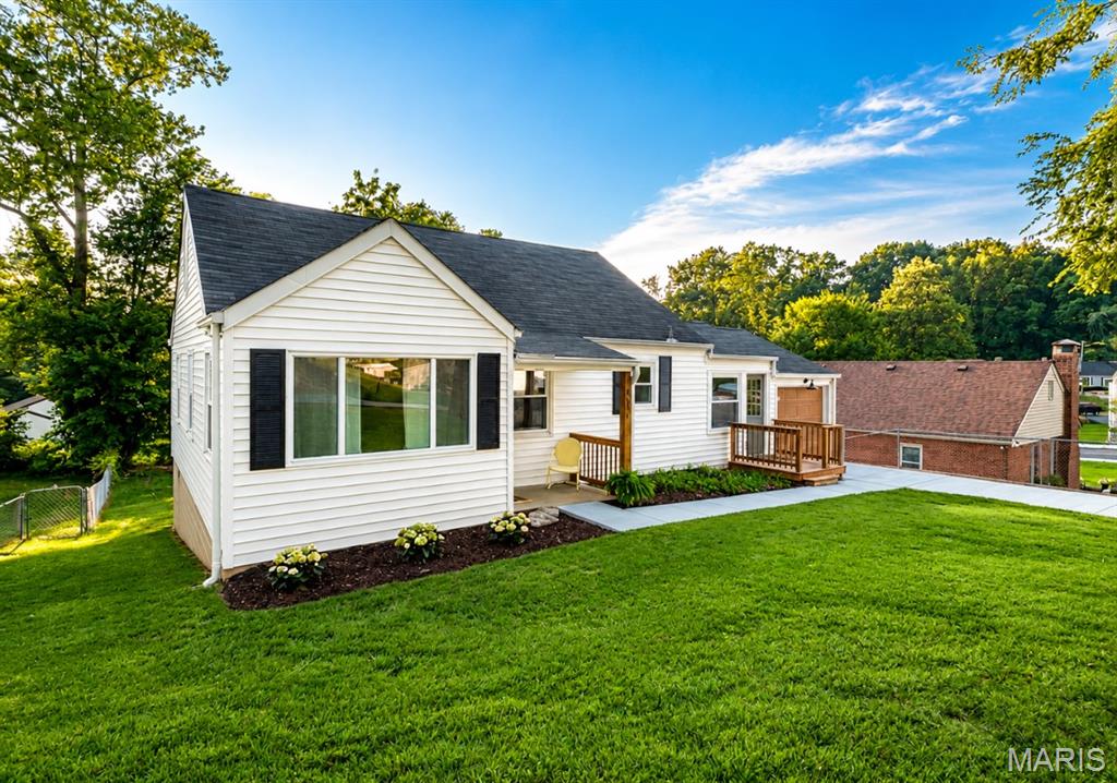 2nd image of 523 N Clay Ave, Saint Louis, MO 63135 | MLS# MIS26038747