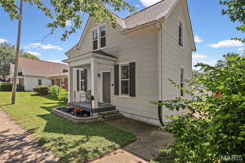 Homes for sale in Belleville, IL | 1324 Lebanon Ave, Belleville, IL 62221 | MLS# MIS26038824