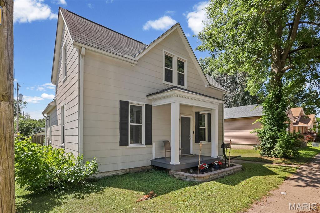 Homes for sale in Belleville, IL | 1324 Lebanon Ave, Belleville, IL 62221 | MLS# MIS26038824
