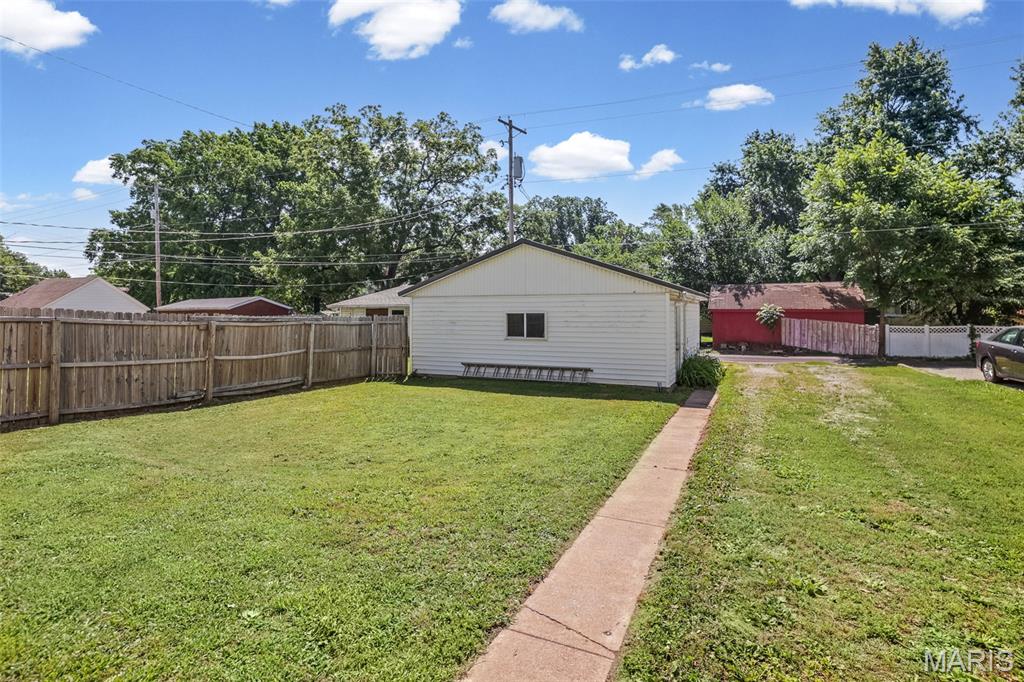 Homes for sale in Belleville, IL | 1324 Lebanon Ave, Belleville, IL 62221 | MLS# MIS26038824