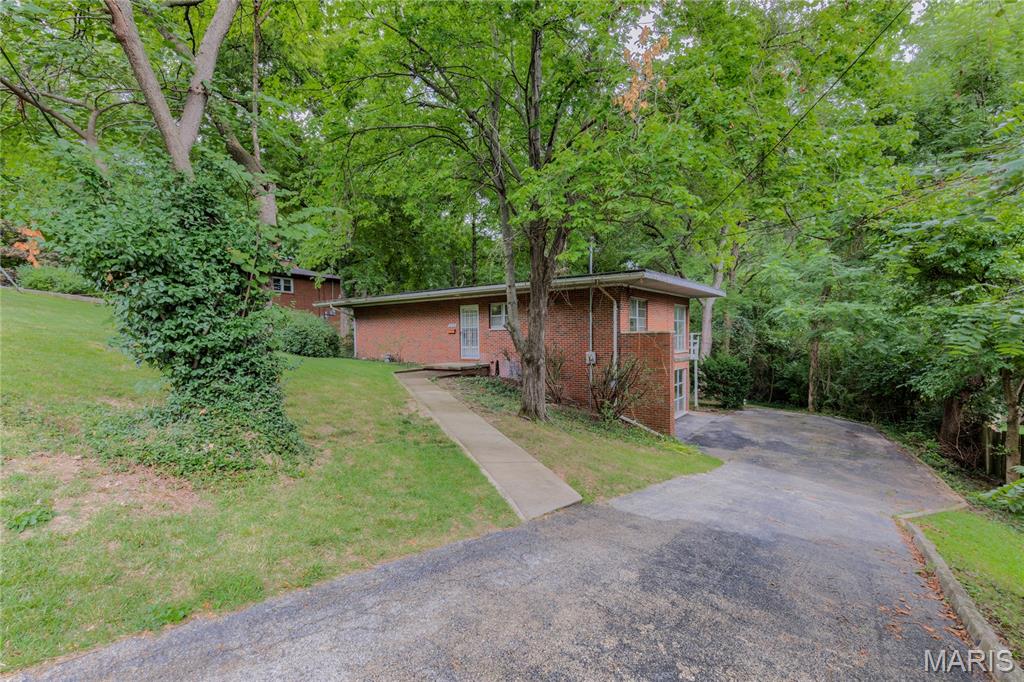 Homes for sale in East Alton, IL | 828 Willoway Ave, East Alton, IL 62024 | MLS# MIS26039044