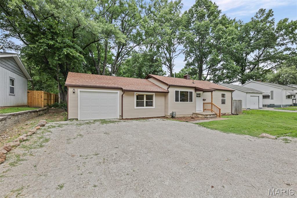 Homes for sale in Belleville, IL | 1621 La Salle St, Belleville, IL 62221 | MLS# MIS26039045