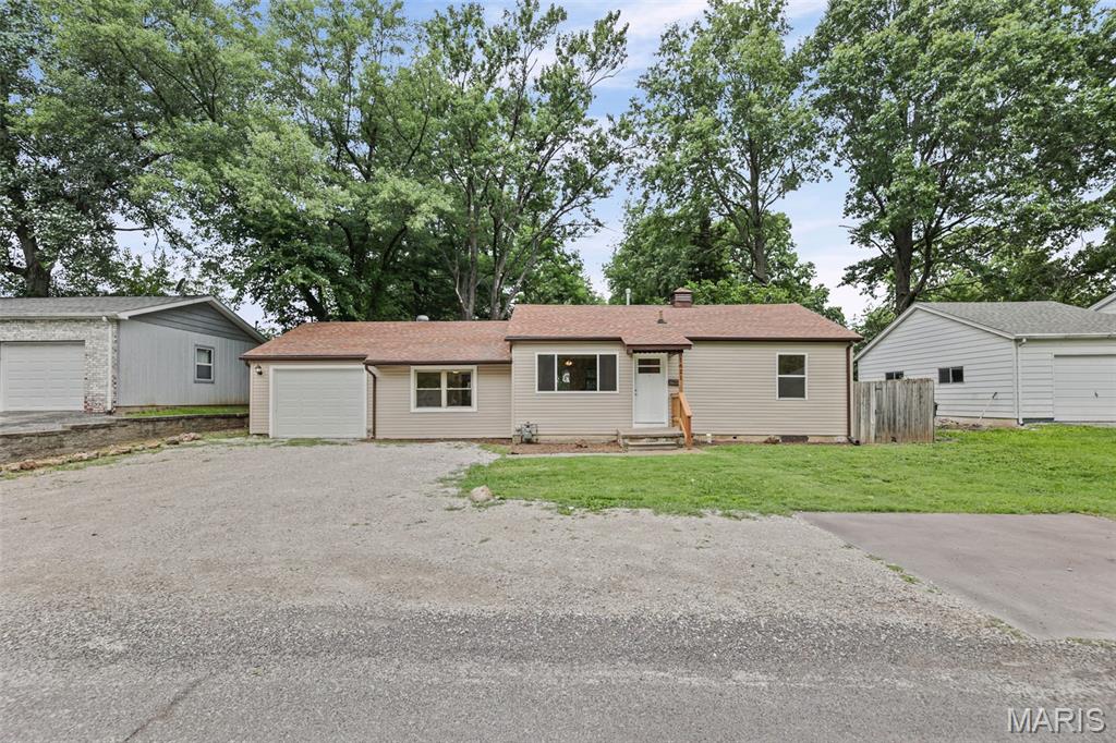 Homes for sale in Belleville, IL | 1621 La Salle St, Belleville, IL 62221 | MLS# MIS26039045