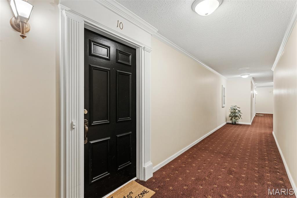 Homes for sale in Chesterfield, MO | 1511 Hampton Hall Dr #10, Chesterfield, MO 63017 | MLS# MIS26039046