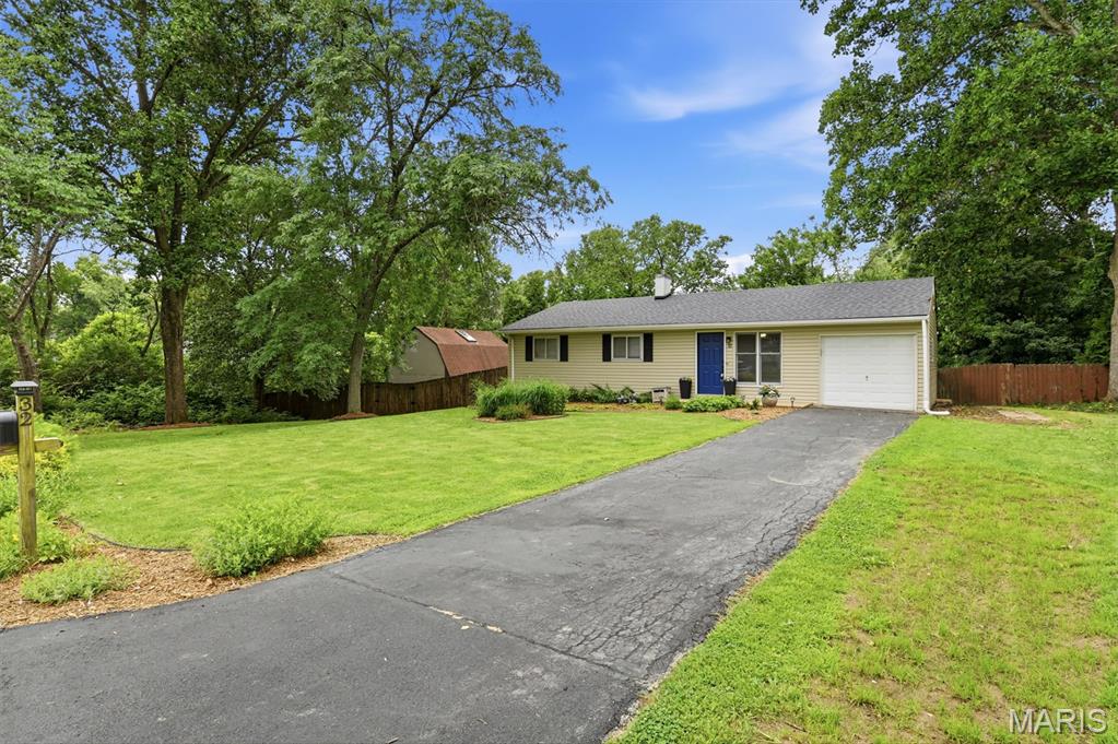 Homes for sale in Ellisville, MO | 32 W Meadow Ln, Ellisville, MO 63021 | MLS# MIS26039096