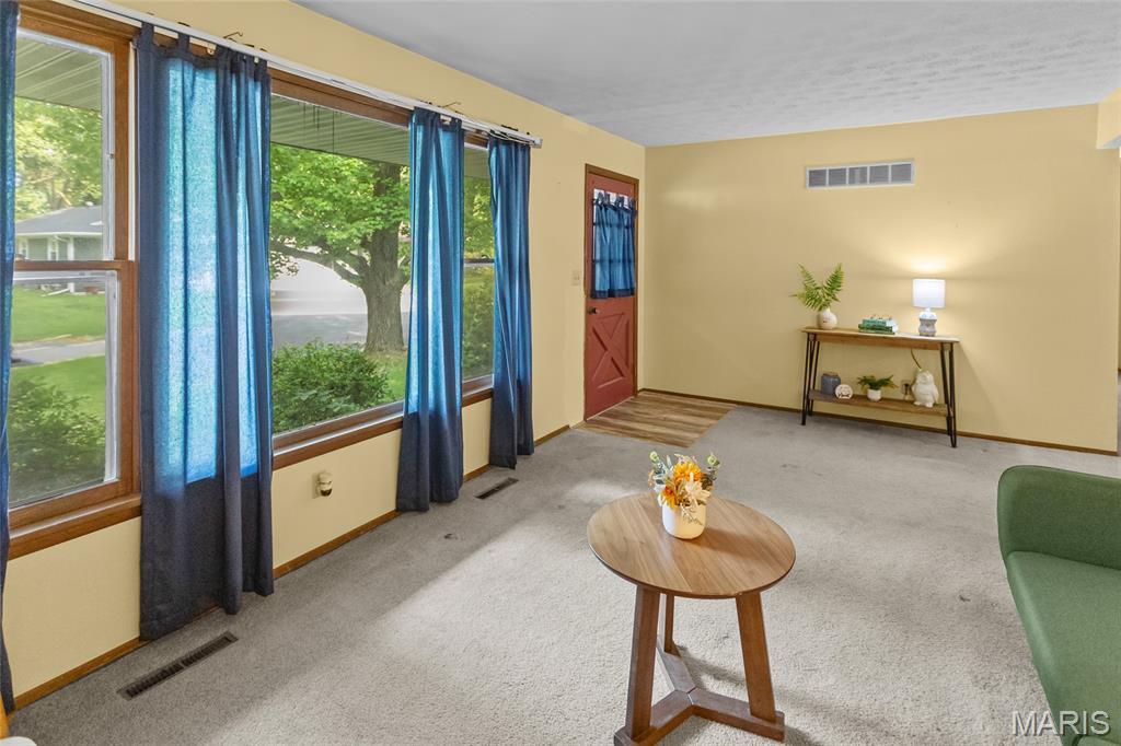 5th image of 24 Cardinal Ln, Highland, IL 62249 | MLS# MIS26039455