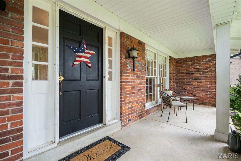 3rd image of 312 Diplomat Ln, Chesterfield, MO 63017 | MLS# MIS26039663
