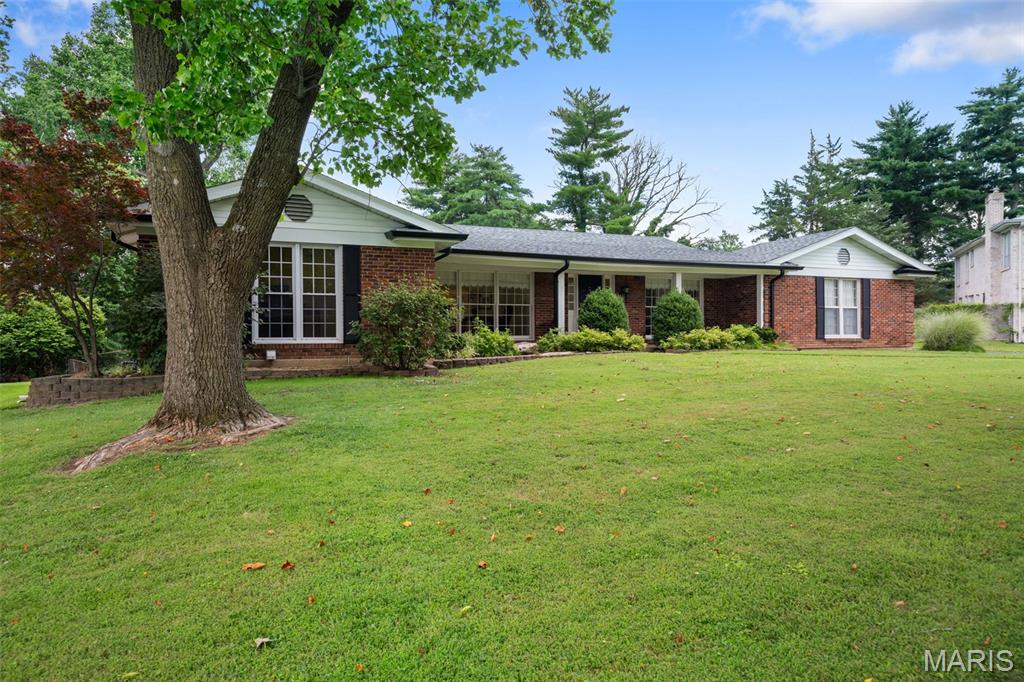 2nd image of 312 Diplomat Ln, Chesterfield, MO 63017 | MLS# MIS26039663