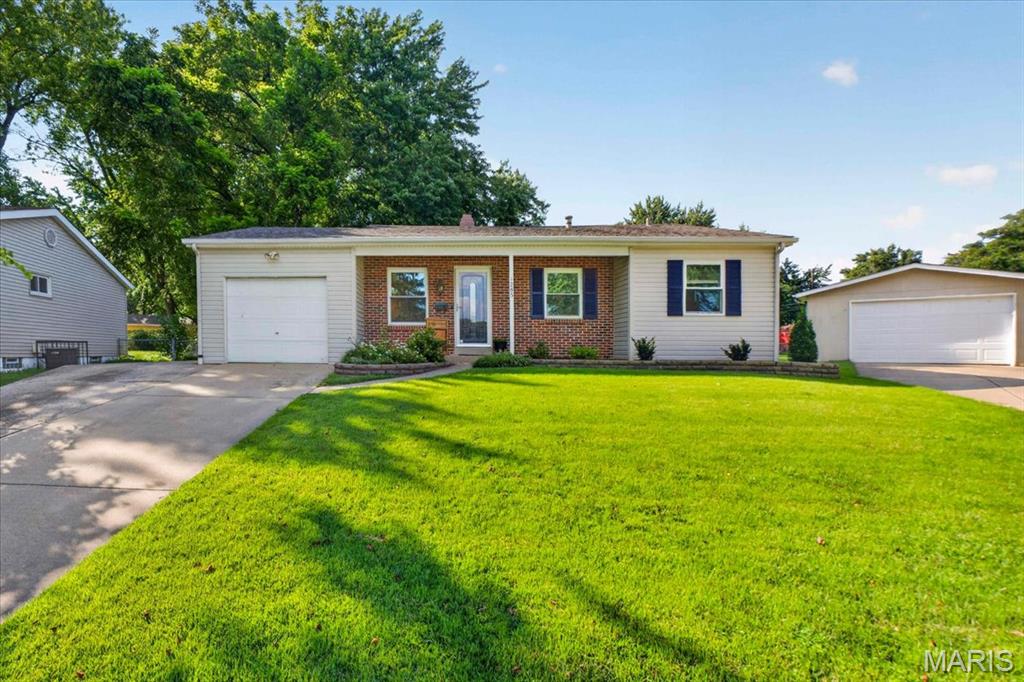 1st image of 1285 Flora Ln, Florissant, MO 63031 | MLS# MIS26039791