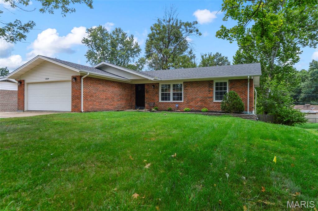 2nd image of 1004 Bridgeport Dr, Ellisville, MO 63011 | MLS# MIS26040280
