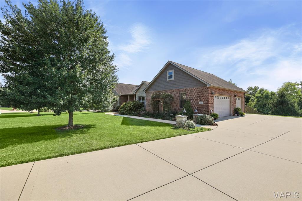 image of 215 Wyndridge Ct, Belleville, IL 62226 | MLS# MIS26040350