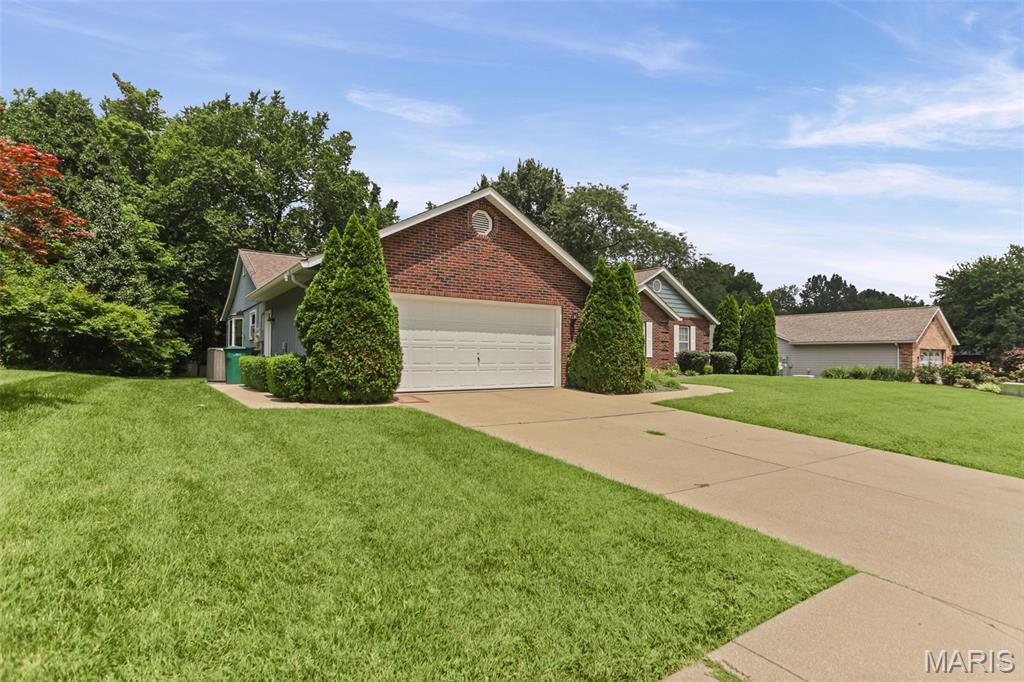 Homes for sale in O Fallon, IL | 1334 Pepperidge Dr, O Fallon, IL 62269 | MLS# MIS26040427