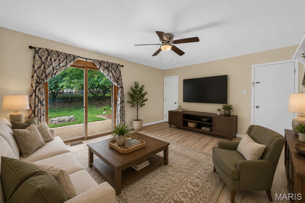 4th image of 208 Meadowlark Ln, Saint Charles, MO 63301 | MLS# MIS26040675