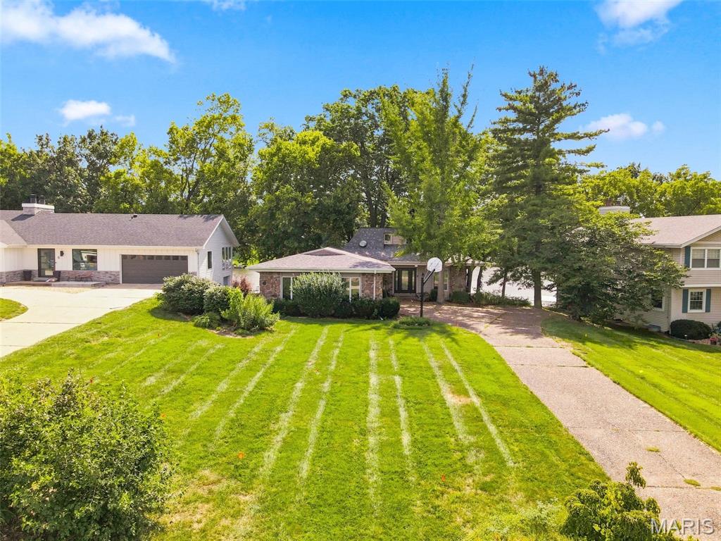 4th image of 4 Harbor Point Ct, Lake Saint Louis, MO 63367 | MLS# MIS26040767