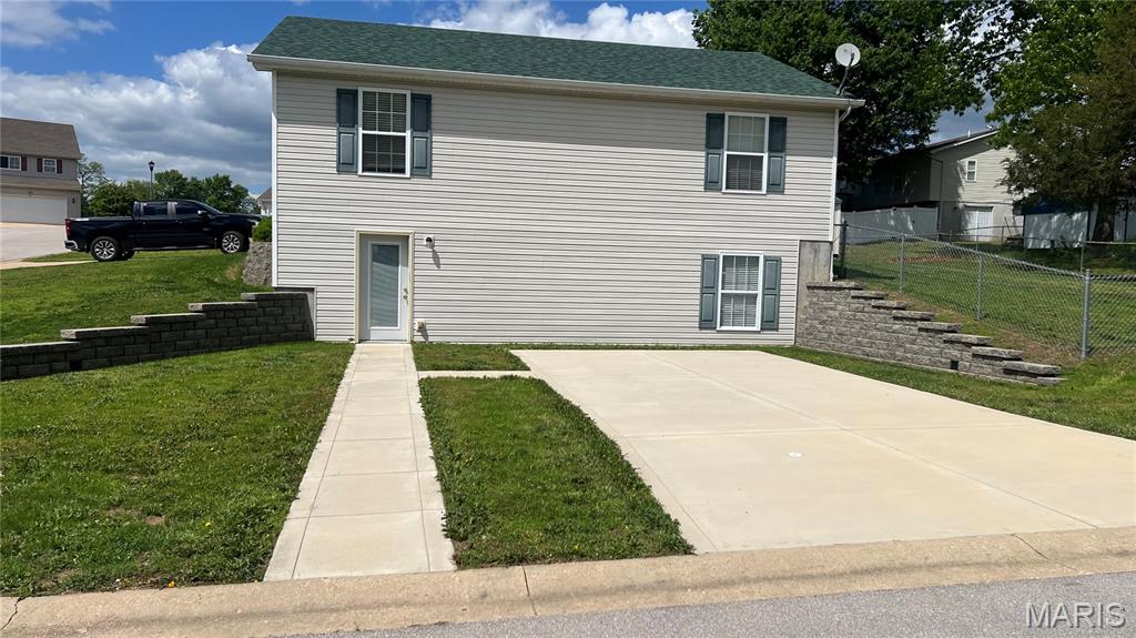 2nd image of 702 Gracie Wy, St Clair, MO 63077 | MLS# MIS26040880