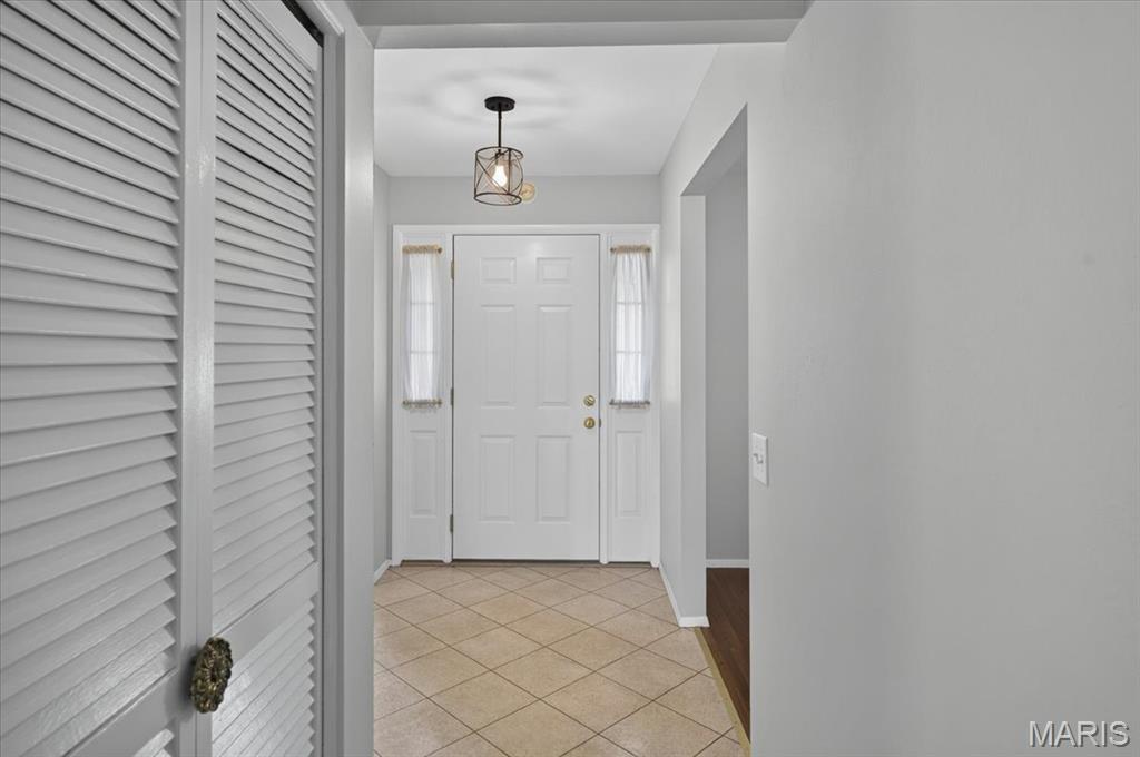 3rd image of 41 Club Grounds North Dr, Florissant, MO 63033 | MLS# MIS26041068