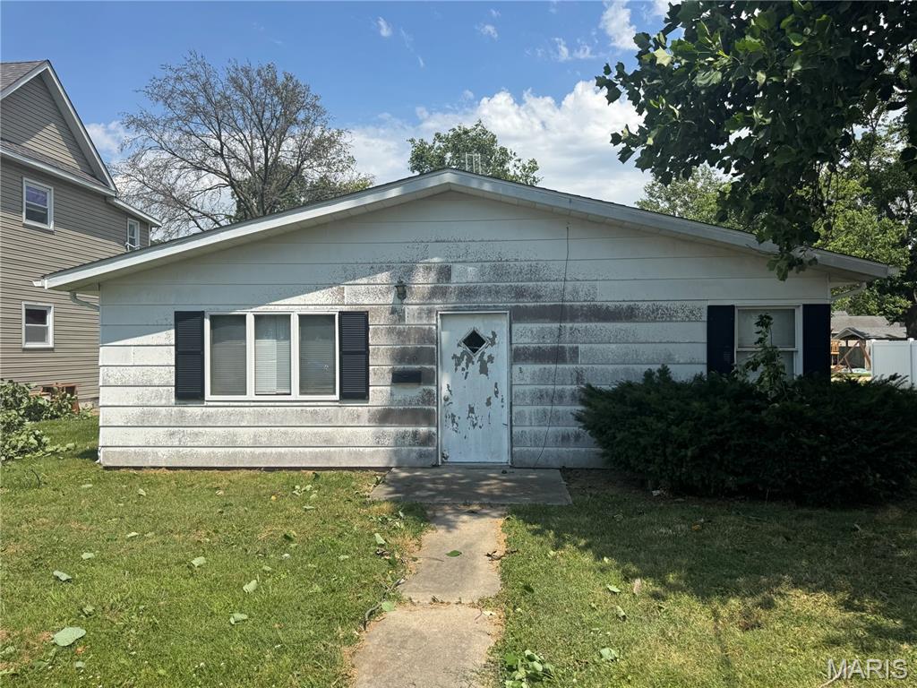 1st image of 550 N Chestnut St, Breese, IL 62230 | MLS# MIS26041070