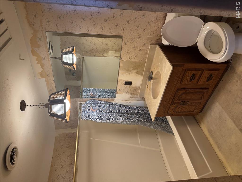 12th image of 550 N Chestnut St, Breese, IL 62230 | MLS# MIS26041070
