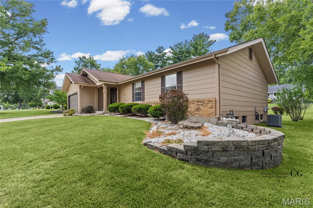 4th image of 2807 Sundowner Dr, St Charles, MO 63303 | MLS# MIS26041124