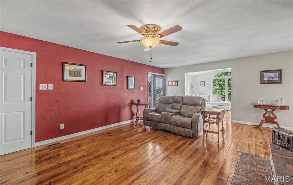45th image of 1649 Lakeshore Dr, Cuba, MO 65453 | MLS# MIS26041284