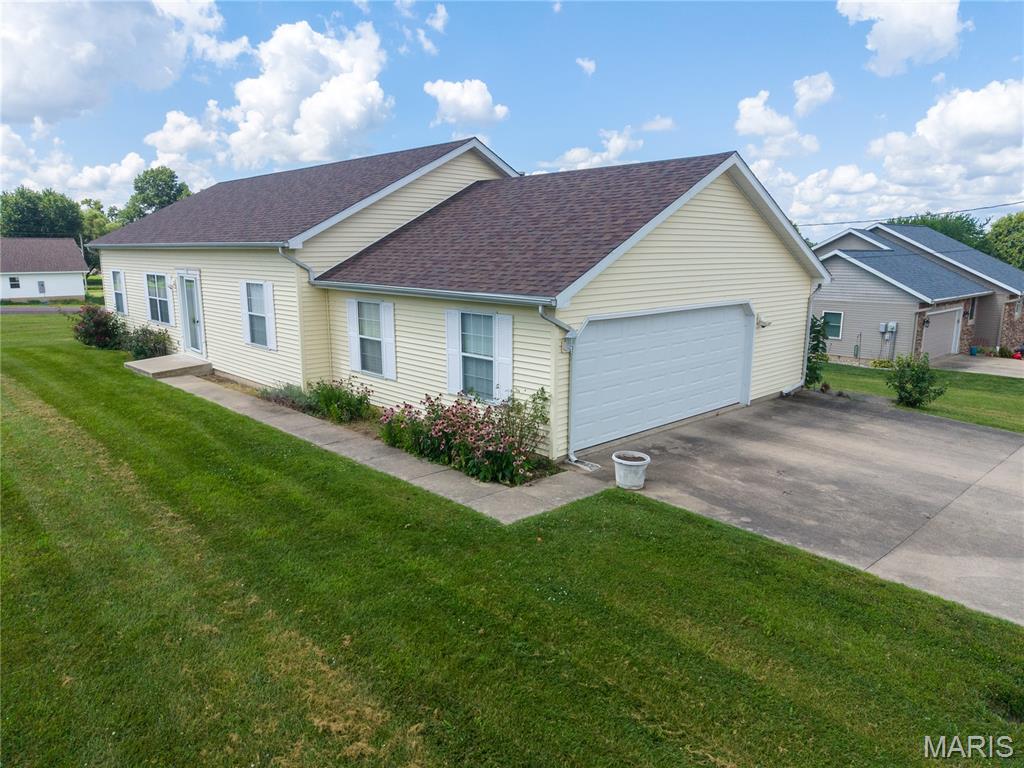 1st image of 2204 Brian St, Vandalia, IL 62471 | MLS# MIS26041293