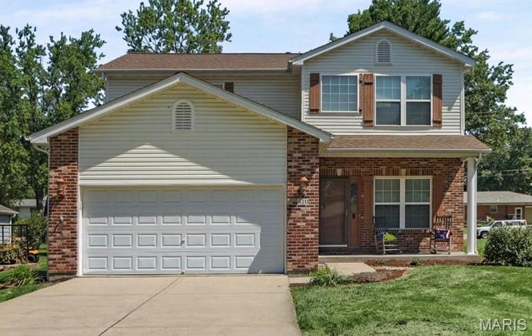 Homes for sale in O'fallon, IL | 410 E Jefferson St, O'fallon, IL 62269 | MLS# MIS26041501