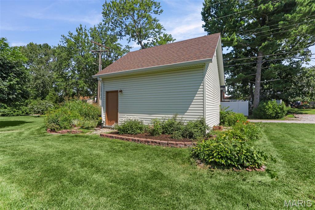 Homes for sale in O'fallon, IL | 410 E Jefferson St, O'fallon, IL 62269 | MLS# MIS26041501
