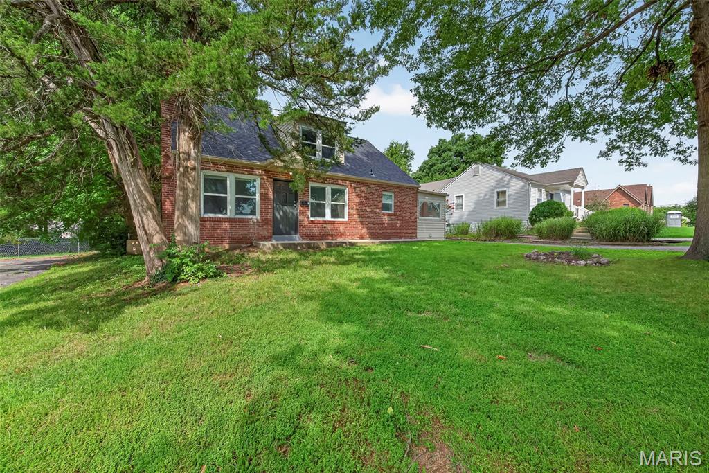 3rd image of 915 Tavalon Ave, Rock Hill, MO 63119 | MLS# MIS26041510