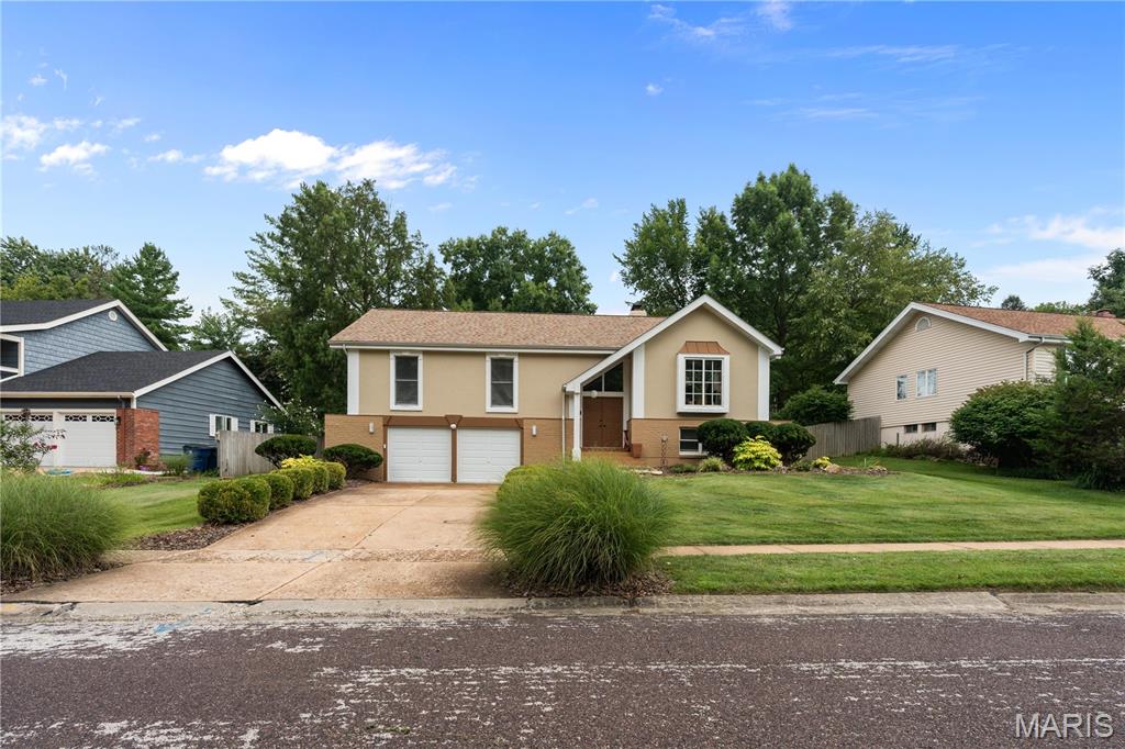 3rd image of 1706 Carman Valley Dr, Ballwin, MO 63021 | MLS# MIS26041589