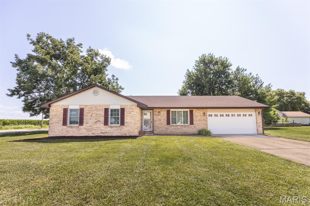 Homes for sale in Mascoutah, IL | 2186 Nathan Ave, Mascoutah, IL 62258 | MLS# MIS26042567