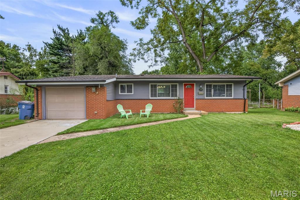 1st image of 2565 Narraganset Dr, Florissant, MO 63033 | MLS# MIS26042623