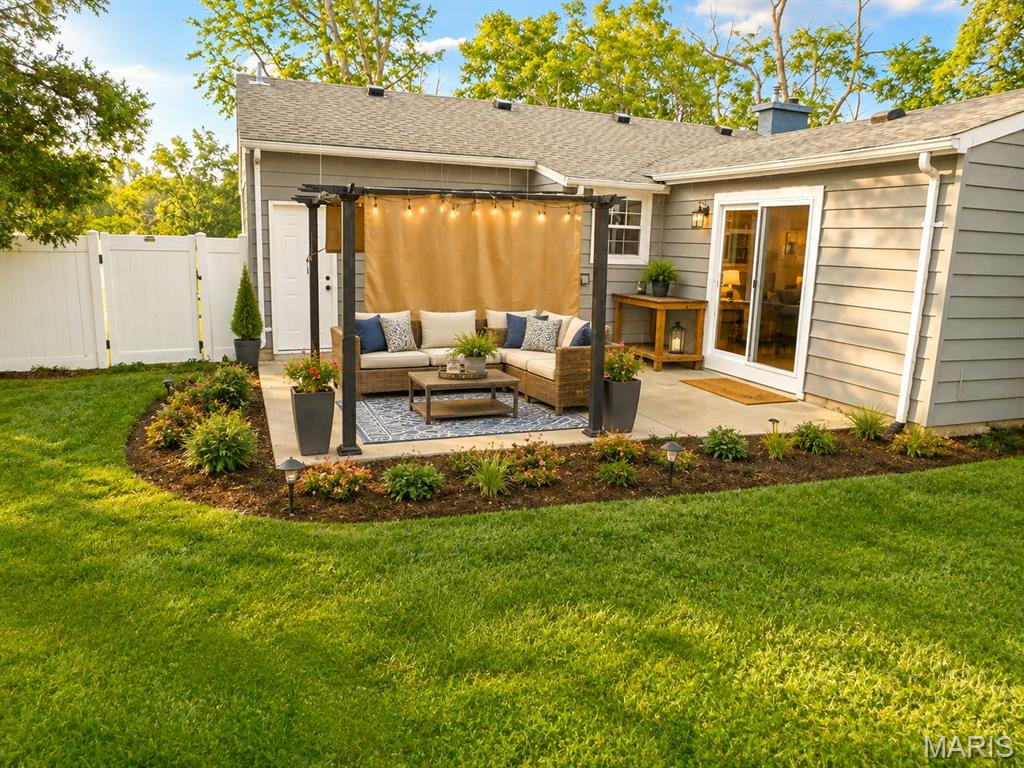 35th image of 216 Hillsdale Dr, Ballwin, MO 63011 | MLS# MIS26042659