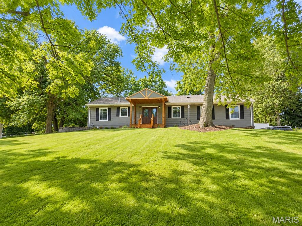 1st image of 216 Hillsdale Dr, Ballwin, MO 63011 | MLS# MIS26042659