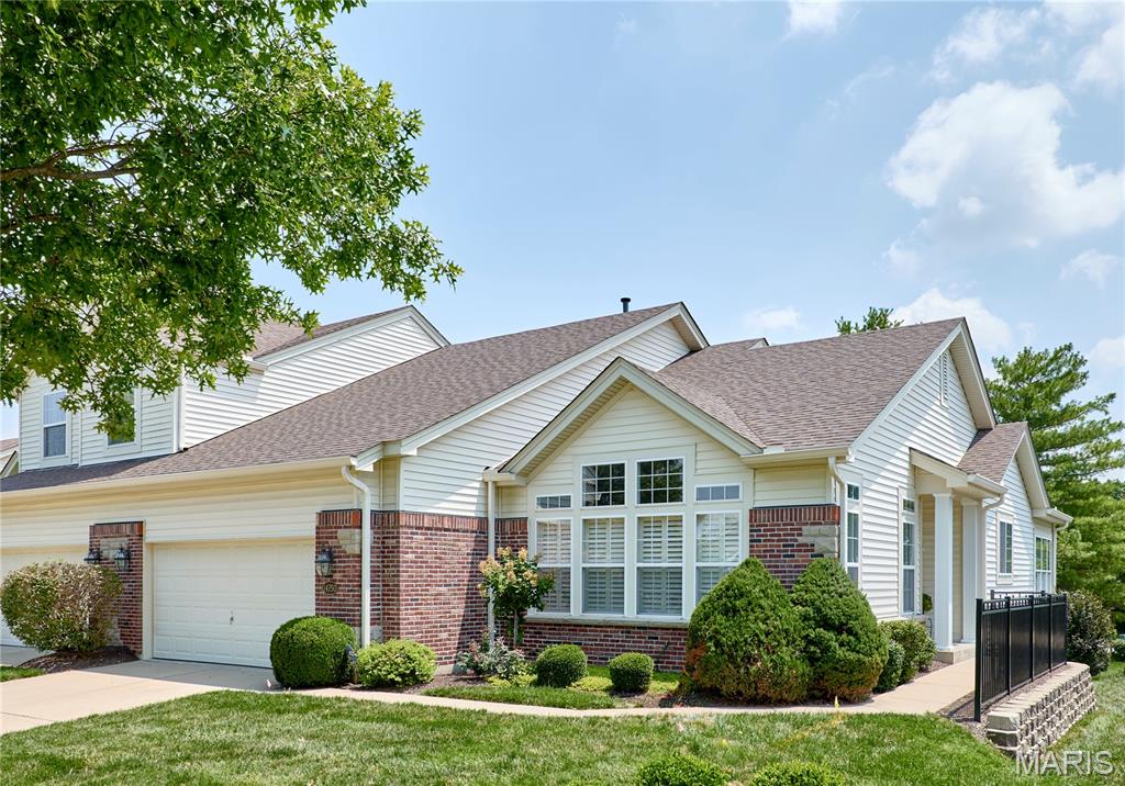 2nd image of 14750 Thornbird Manor Pkwy, Chesterfield, MO 63017 | MLS# MIS26042686