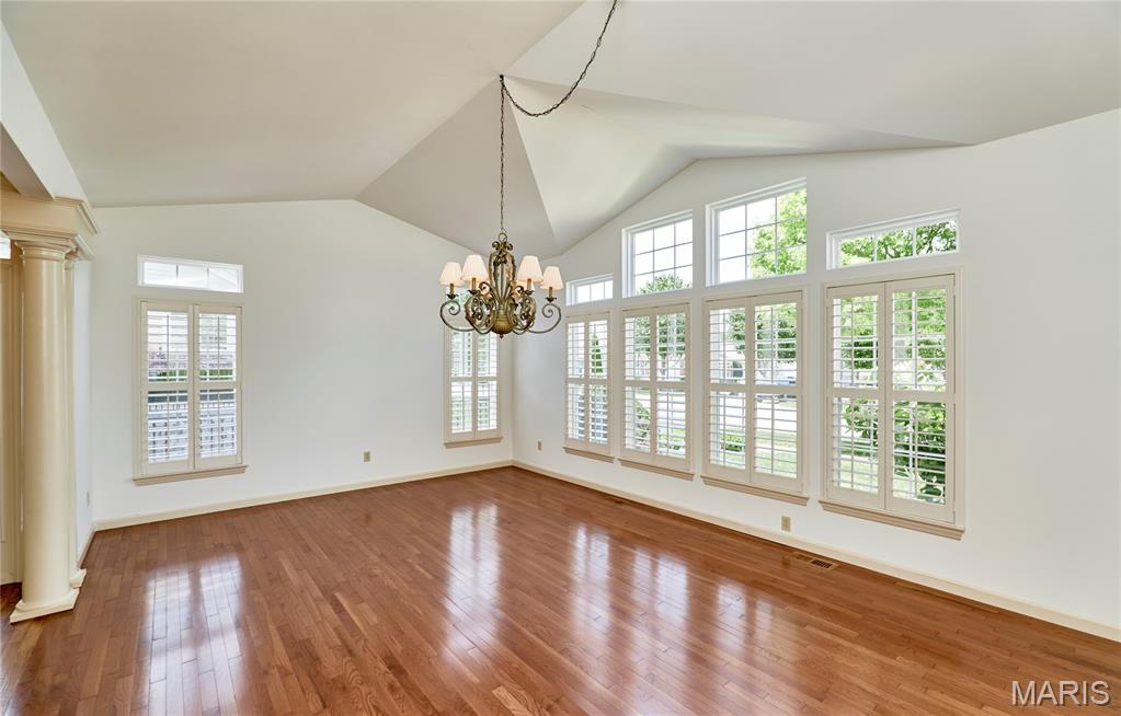 4th image of 14750 Thornbird Manor Pkwy, Chesterfield, MO 63017 | MLS# MIS26042686