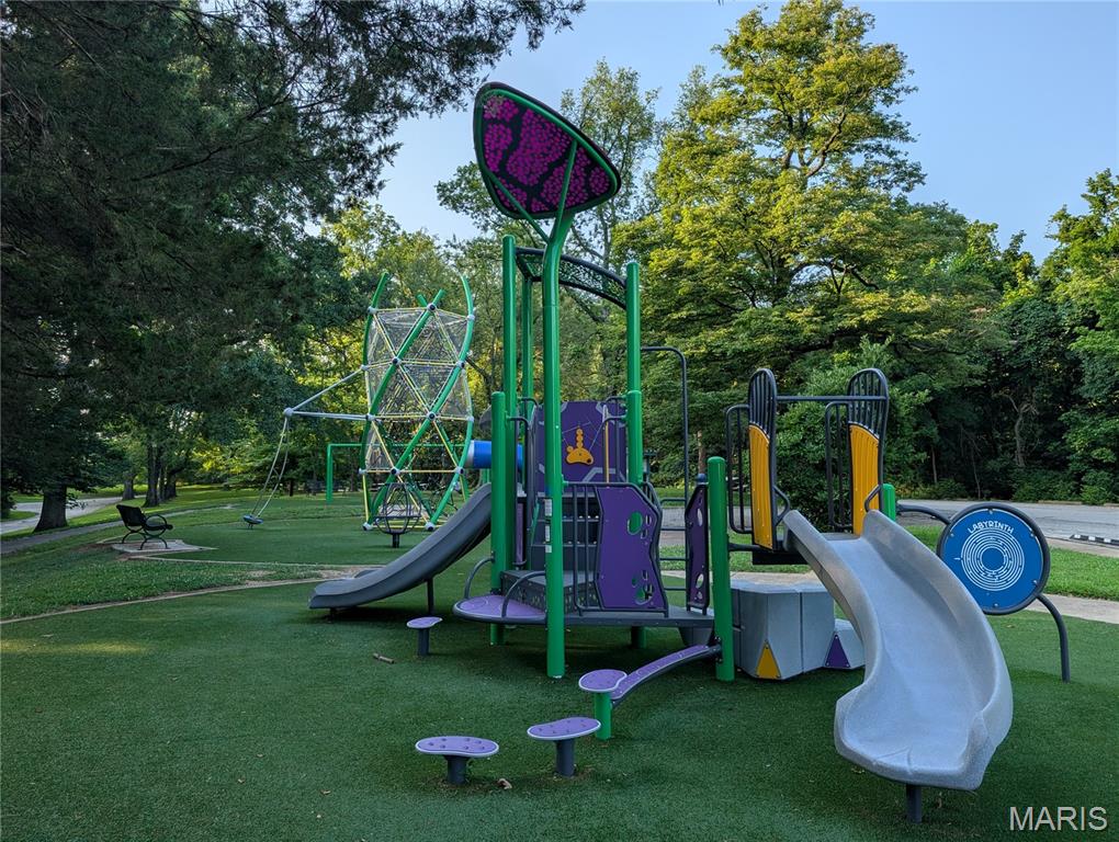 2nd image of 2270 Rule Ave, Maryland Heights, MO 63043