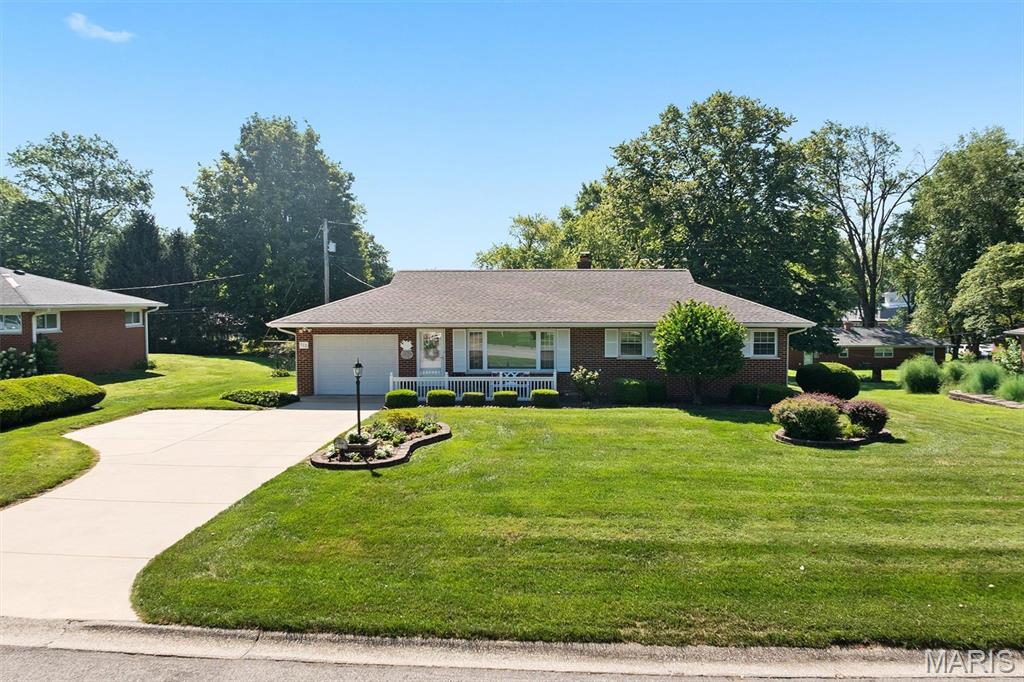 1st image of 112 Cresthaven Dr, Belleville, IL 62221 | MLS# MIS26042832