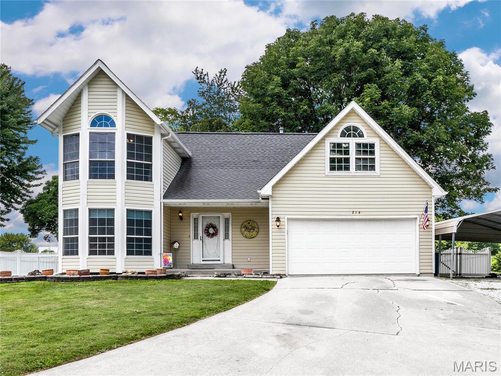 Homes for sale in Troy, IL | 216 Arrowhead Dr, Troy, IL 62294 | MLS# MIS26042974