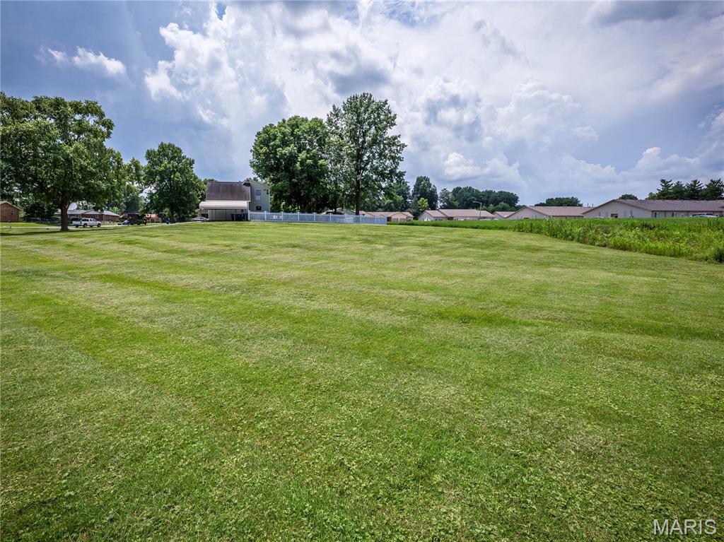 Homes for sale in Troy, IL | 216 Arrowhead Dr, Troy, IL 62294 | MLS# MIS26042974