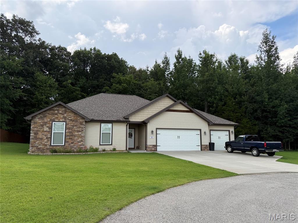 2nd image of 351 Wellington Dr, Poplar Bluff, MO 63901 | MLS# MIS26043038