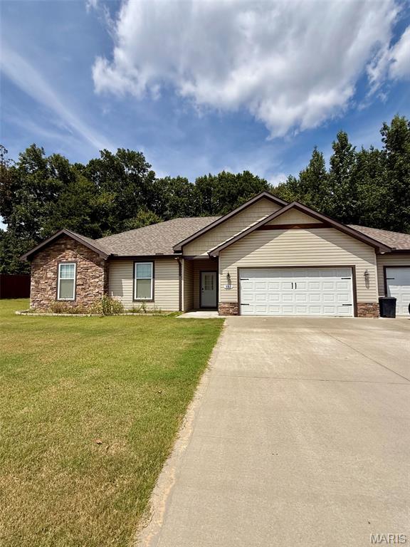 3rd image of 351 Wellington Dr, Poplar Bluff, MO 63901 | MLS# MIS26043038