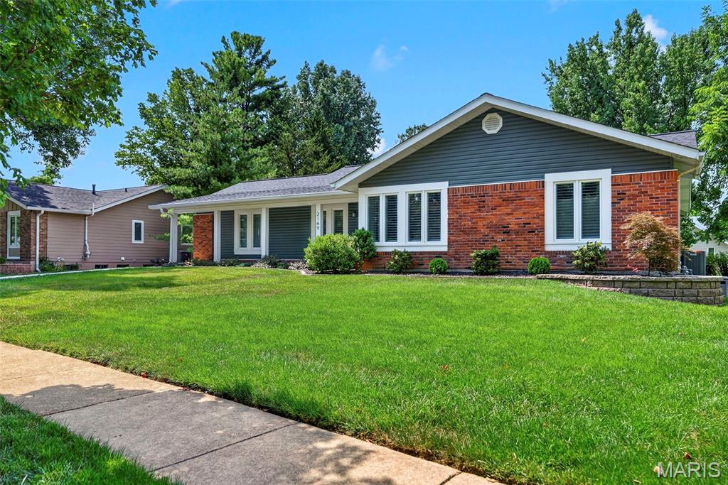 3rd image of 2169 Silverwood Ln, Chesterfield, MO 63017 | MLS# MIS26043061