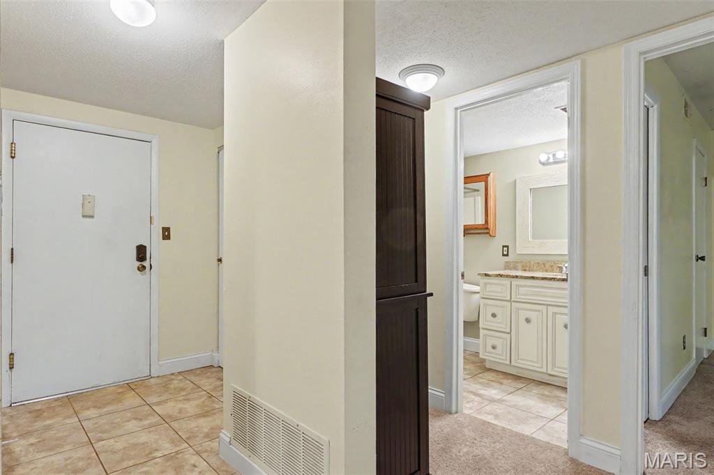 3rd image of 1410 Heritage Lndg, St Charles, MO 63303